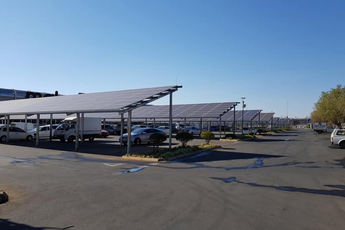 Makro Strubens Valley Solar XIGENT