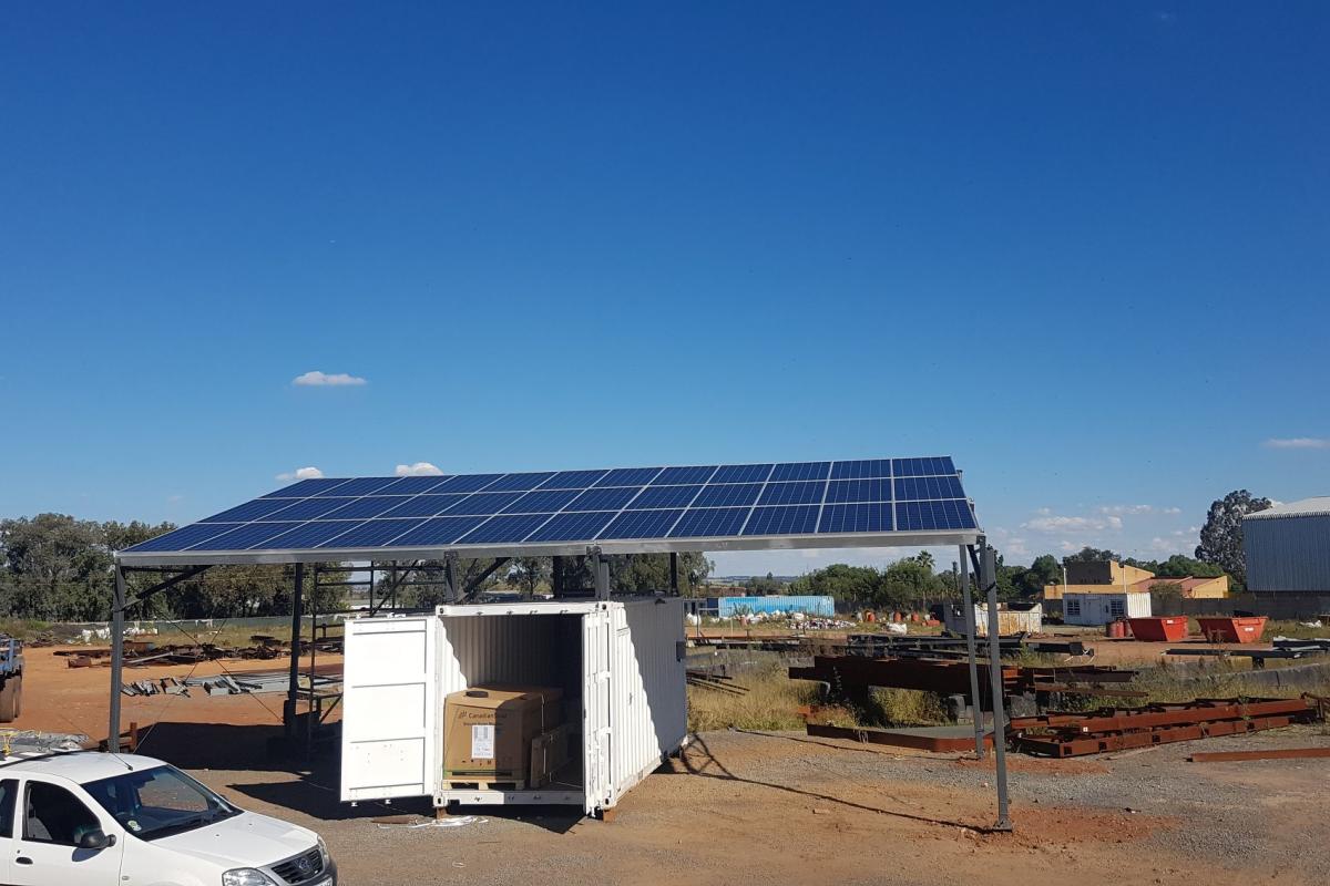 Makro Strubens Valley Solar XIGENT